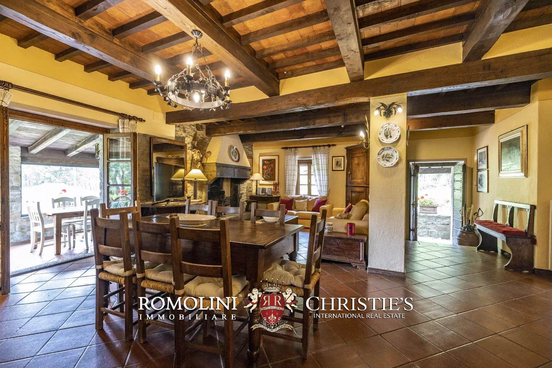 6 Bedroom Villa/Townhouse's Image 40