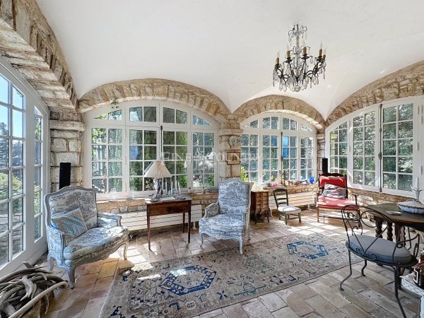 Exceptional property for sale in Tourrettes sur Loup — photo 3