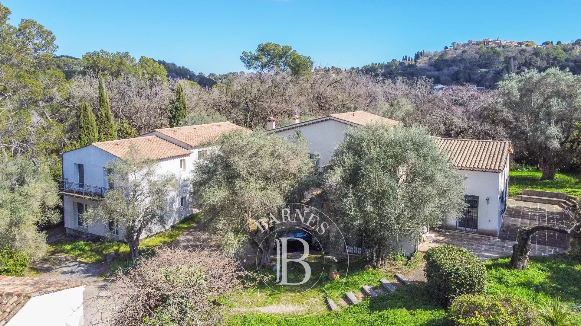 Mougins - Peyroues , Beautiful property with great potential
