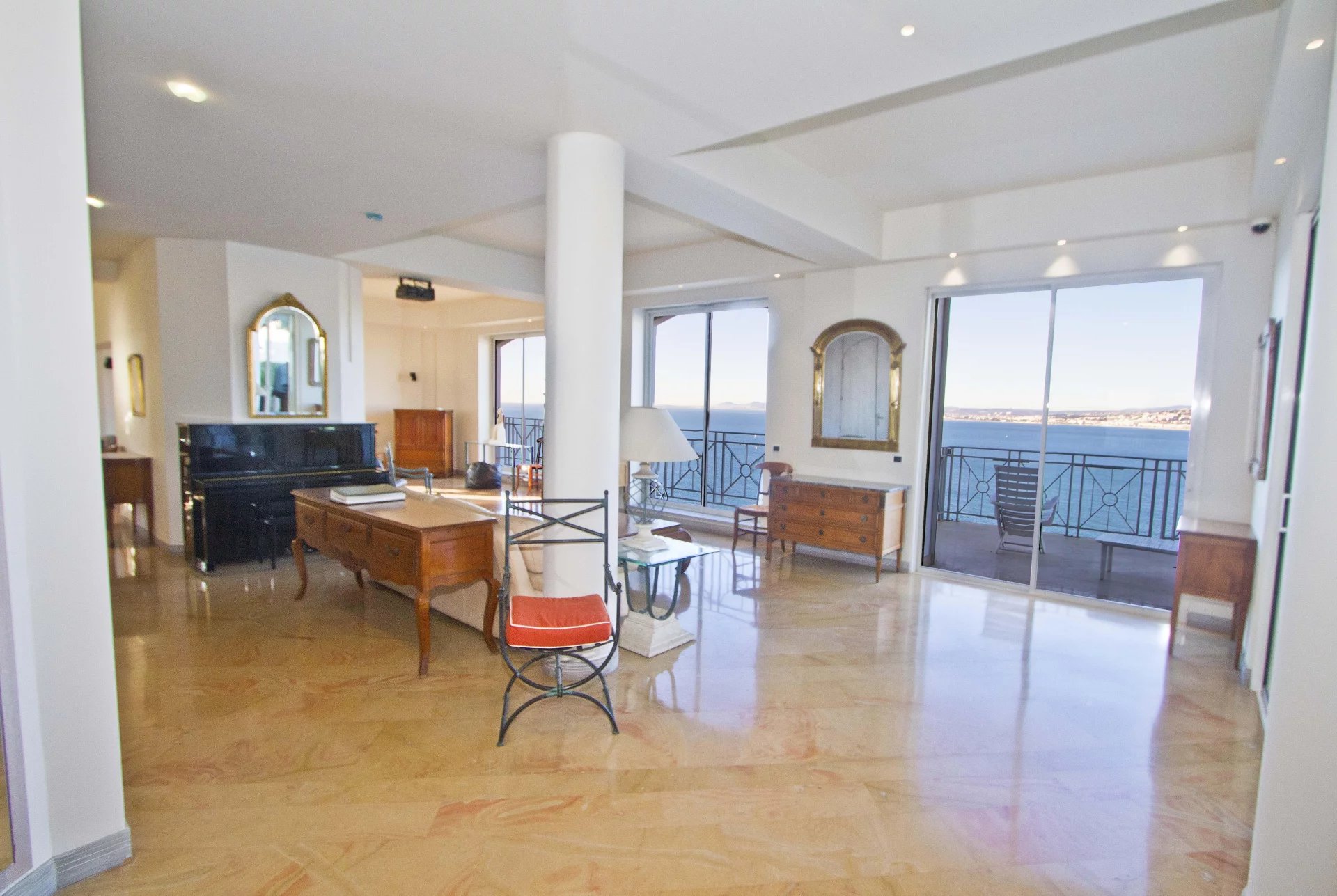 Agence immobilière de 
