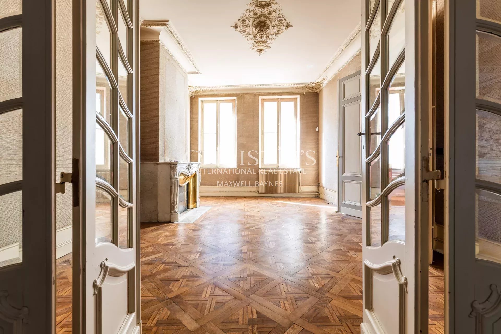 7 Bedroom Villa/Townhouse's Image 4
