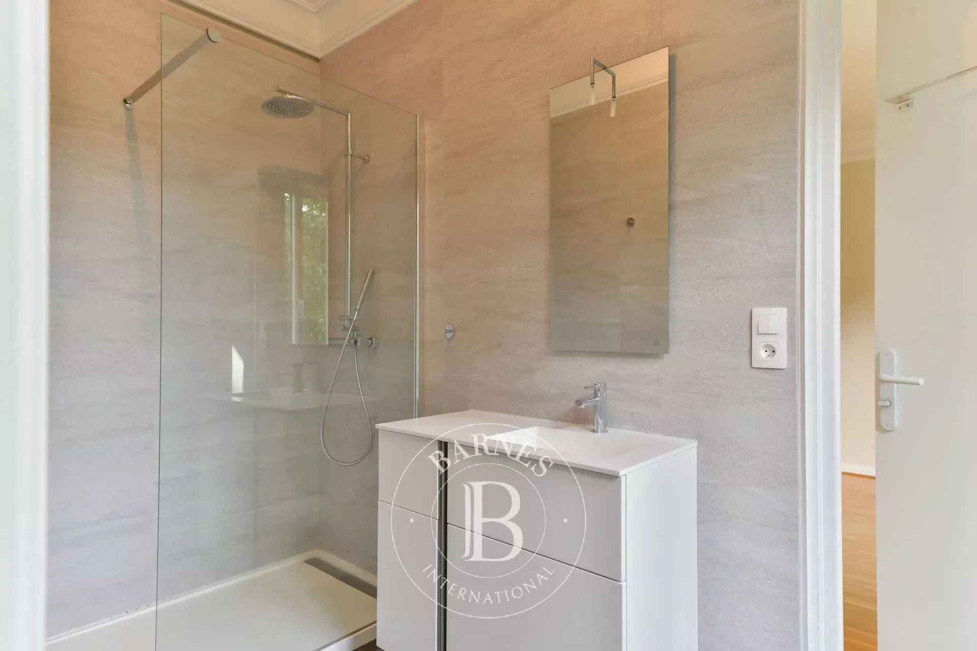 Ev Écully - picture 9