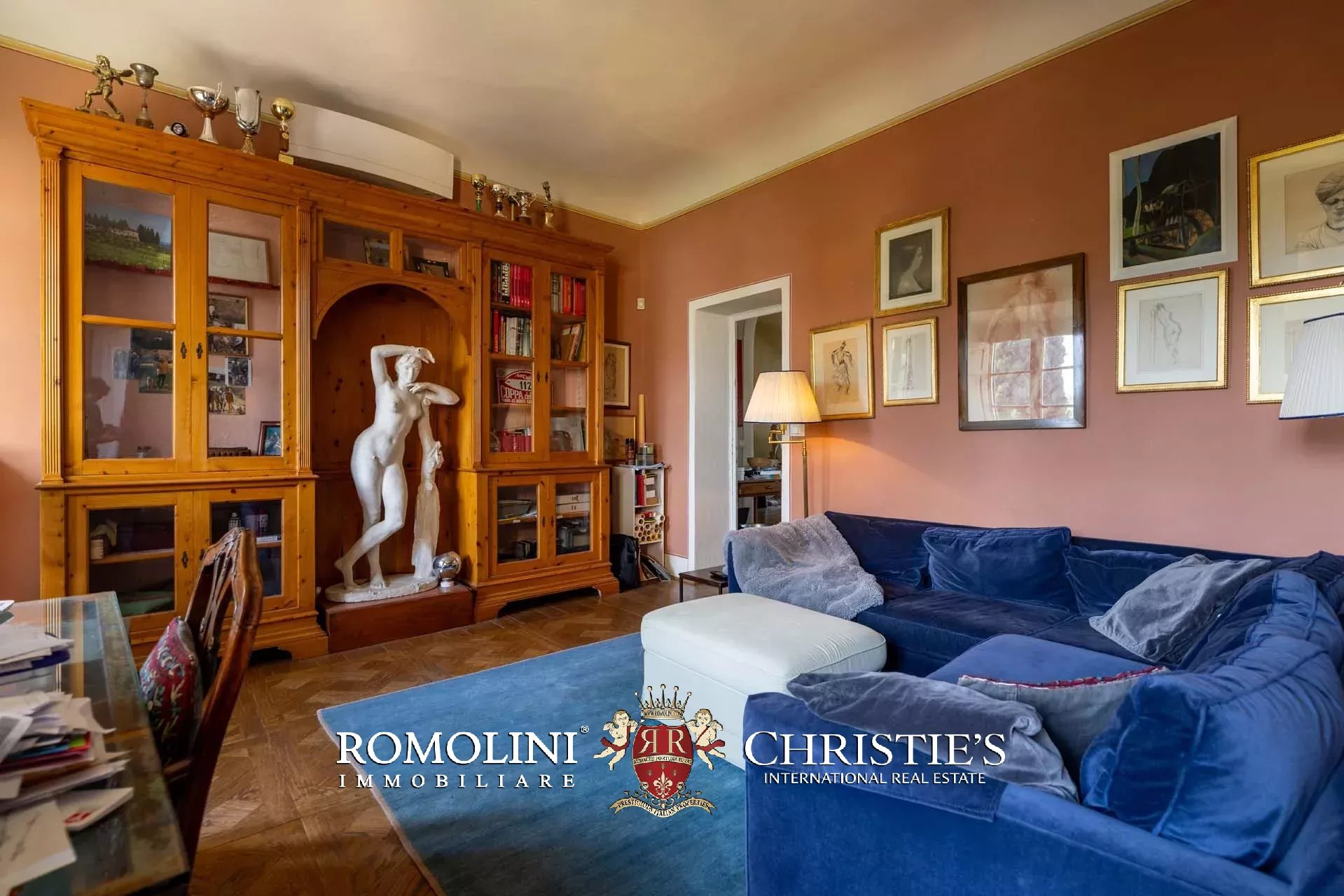 7 Bedroom Villa/Townhouse's Image 25