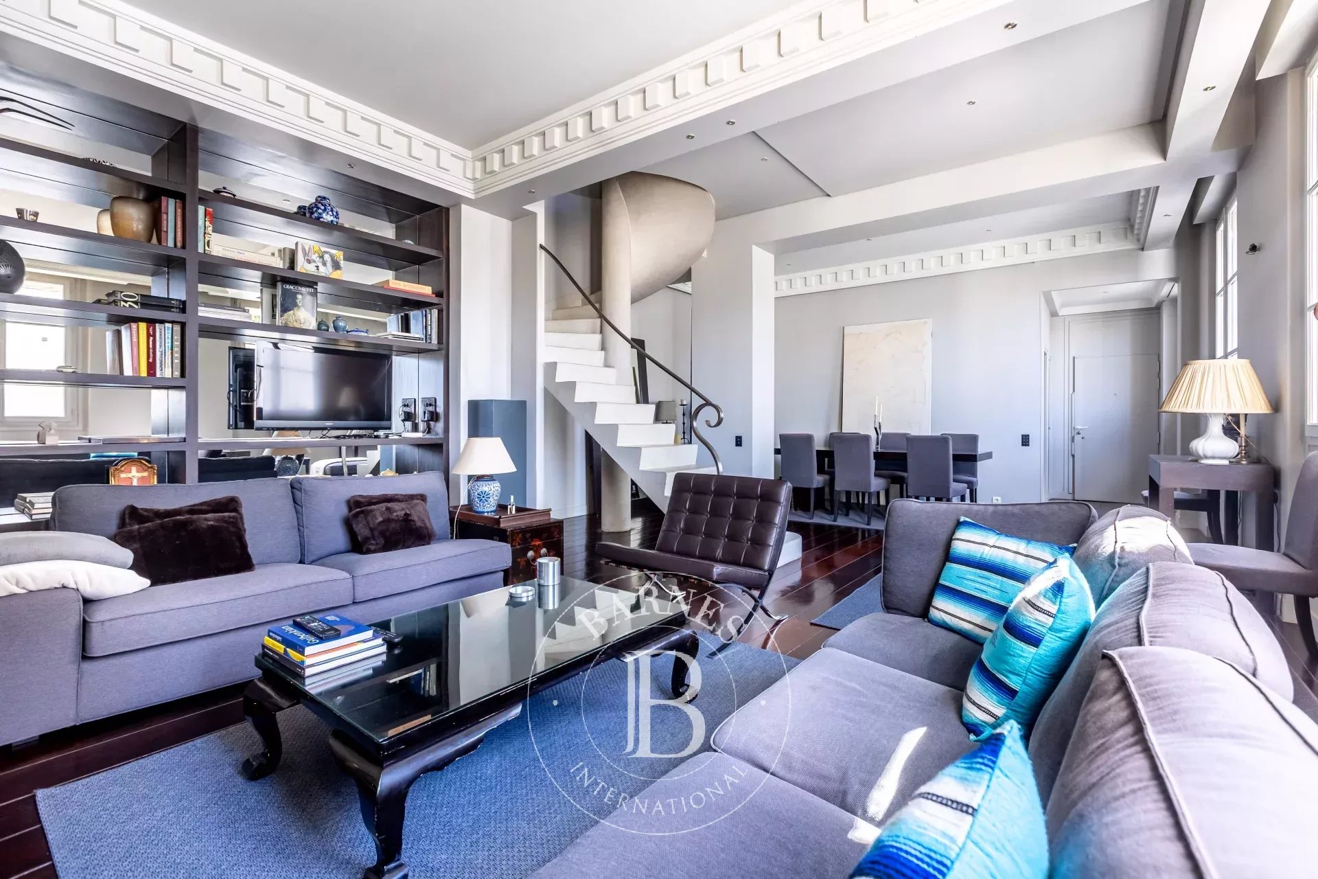 Paris 16 Avenue Foch Duplex 2 chambres en suite