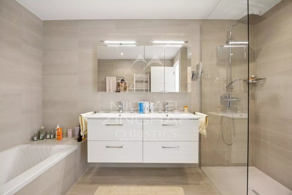Exceptional 5-room flat – garden – 4 garages — photo 7
