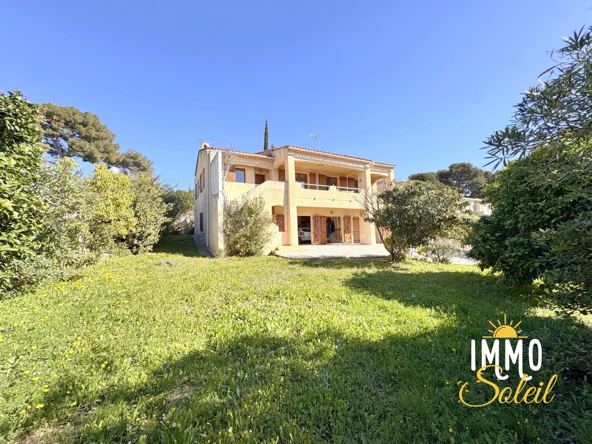 Agence immobilière de 
