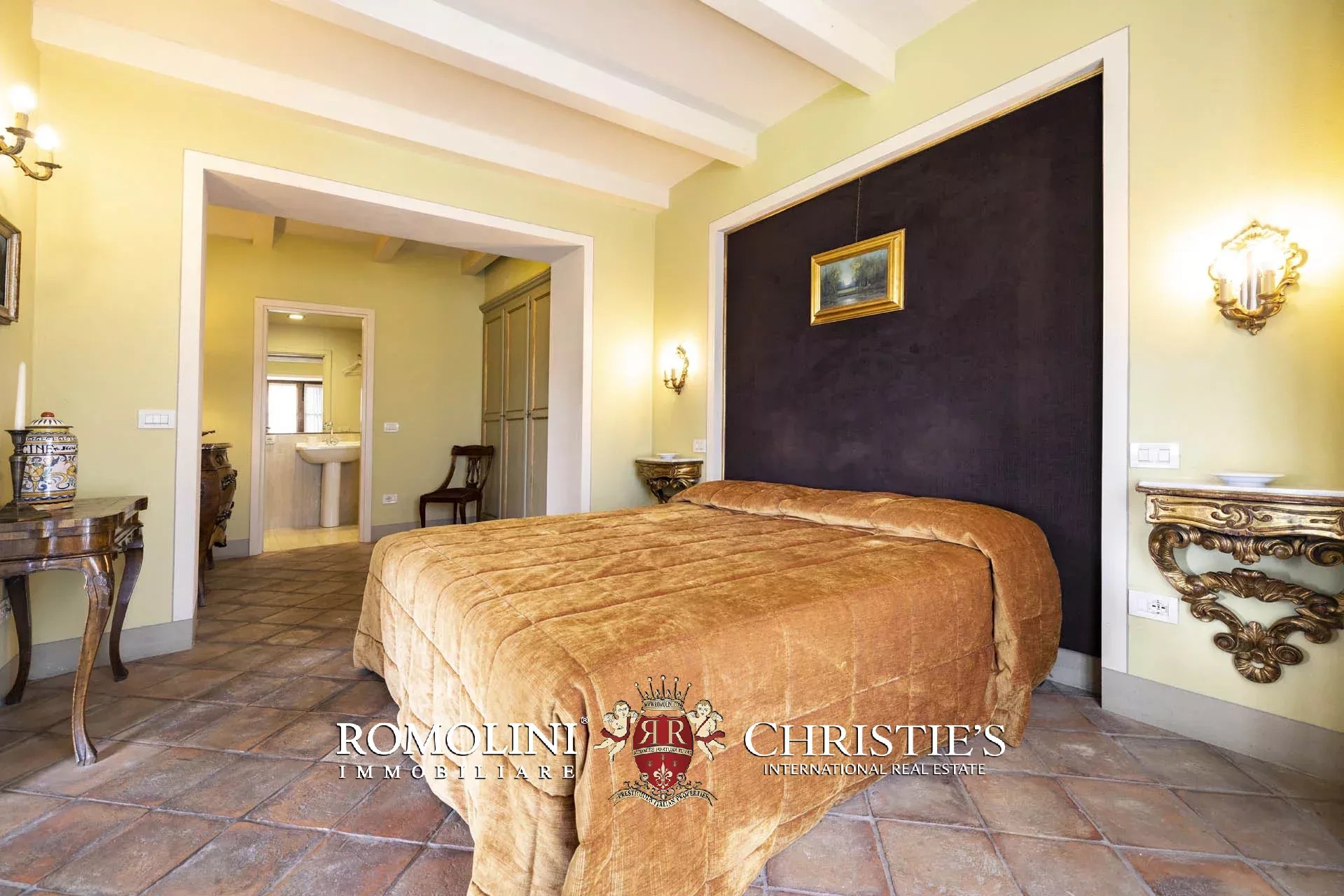 6 Bedroom Villa/Townhouse's Image 70
