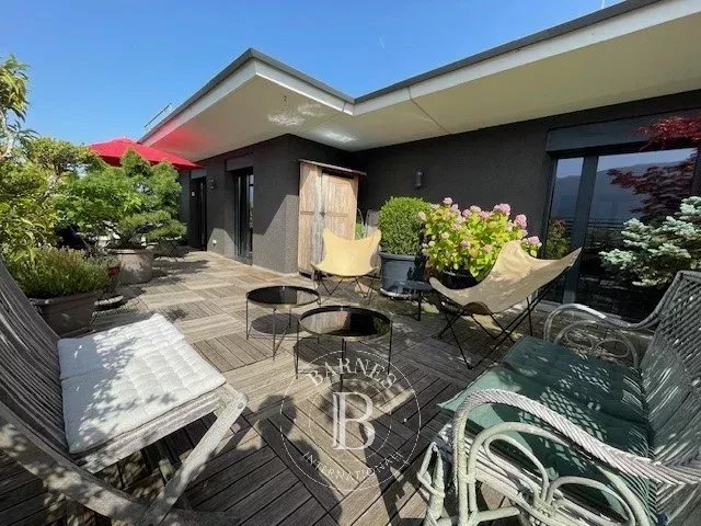 BARNES Pays de Gex – SAINT-GENIS-POUILLY – DUPLEX D'EXCEPTION – 210 M²  -VUE MONTAGNES
