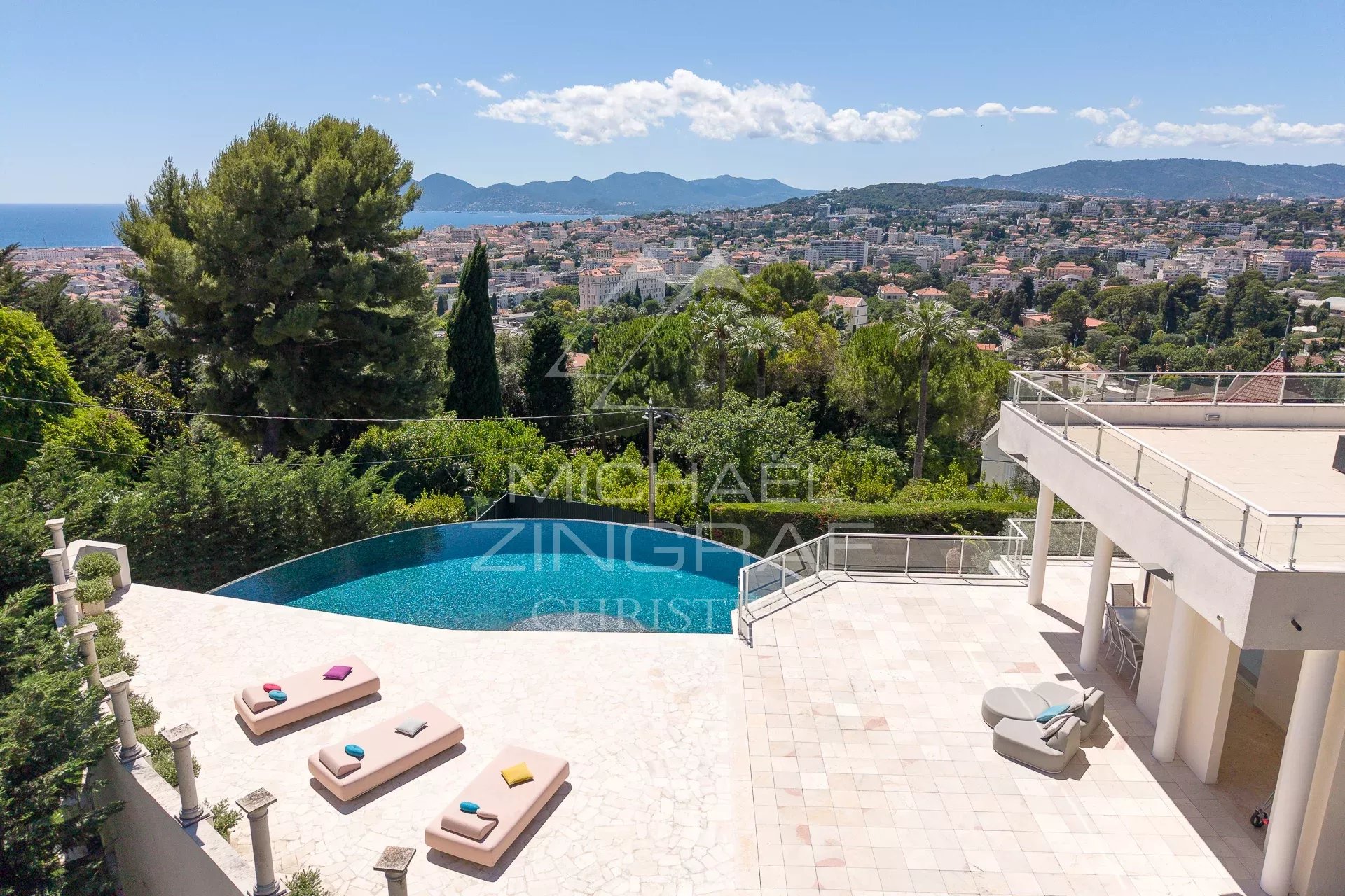 8 Bedroom Villa/Townhouse's Image 6