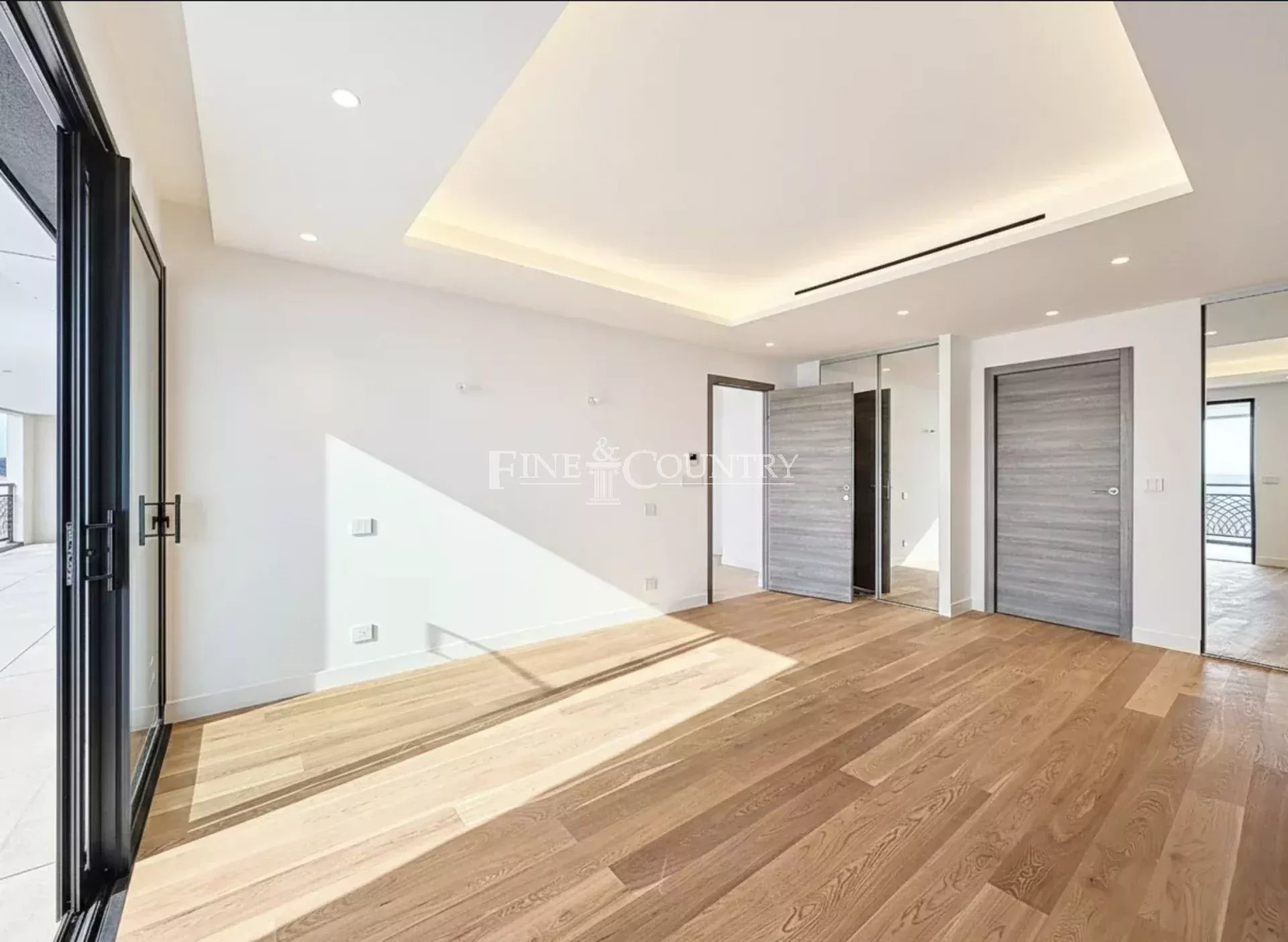 Photo of APPARTEMENT FOR SALE CANNES SEA VIEW