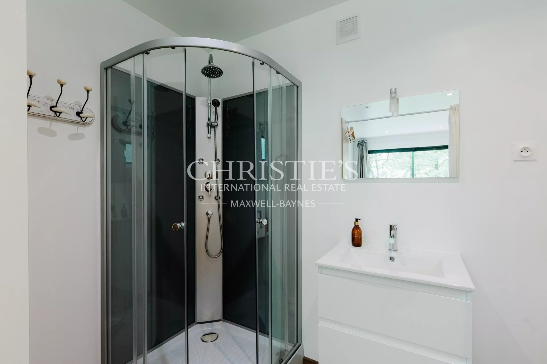 53 Bedroom Chateau's Image 47
