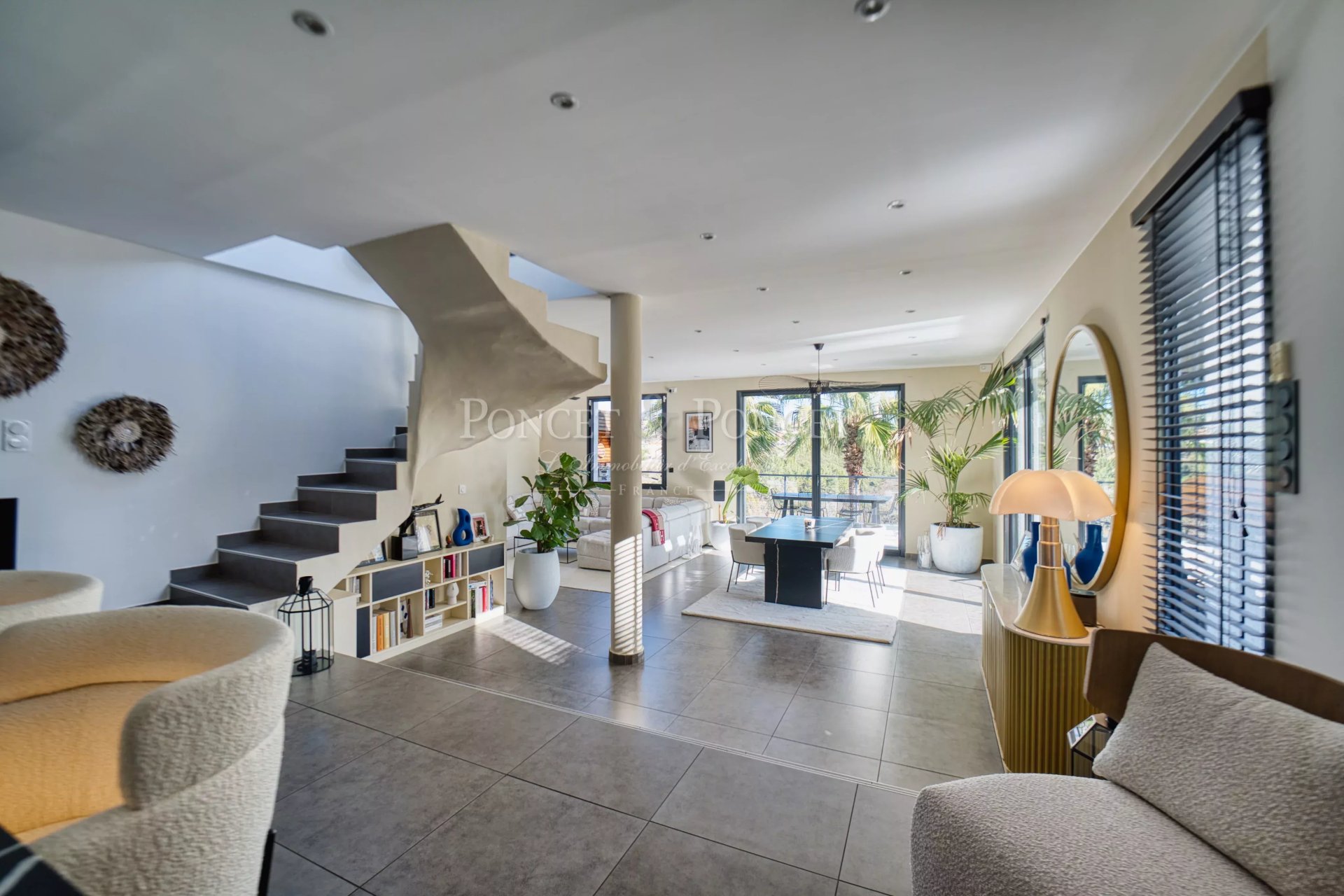 4 Bedroom Villa/Townhouse's Image 5