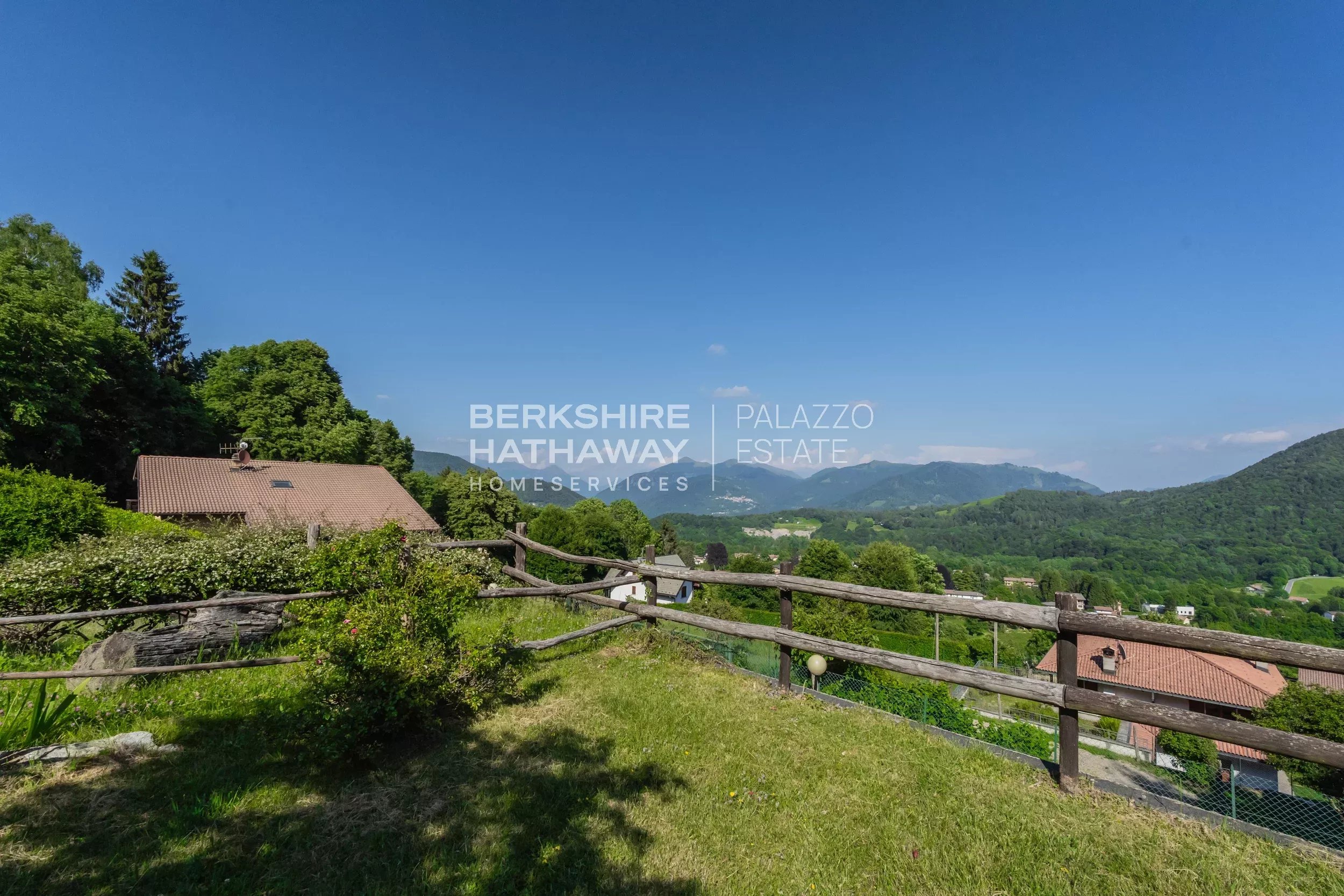 House in Alta Valle Intelvi - Image 4