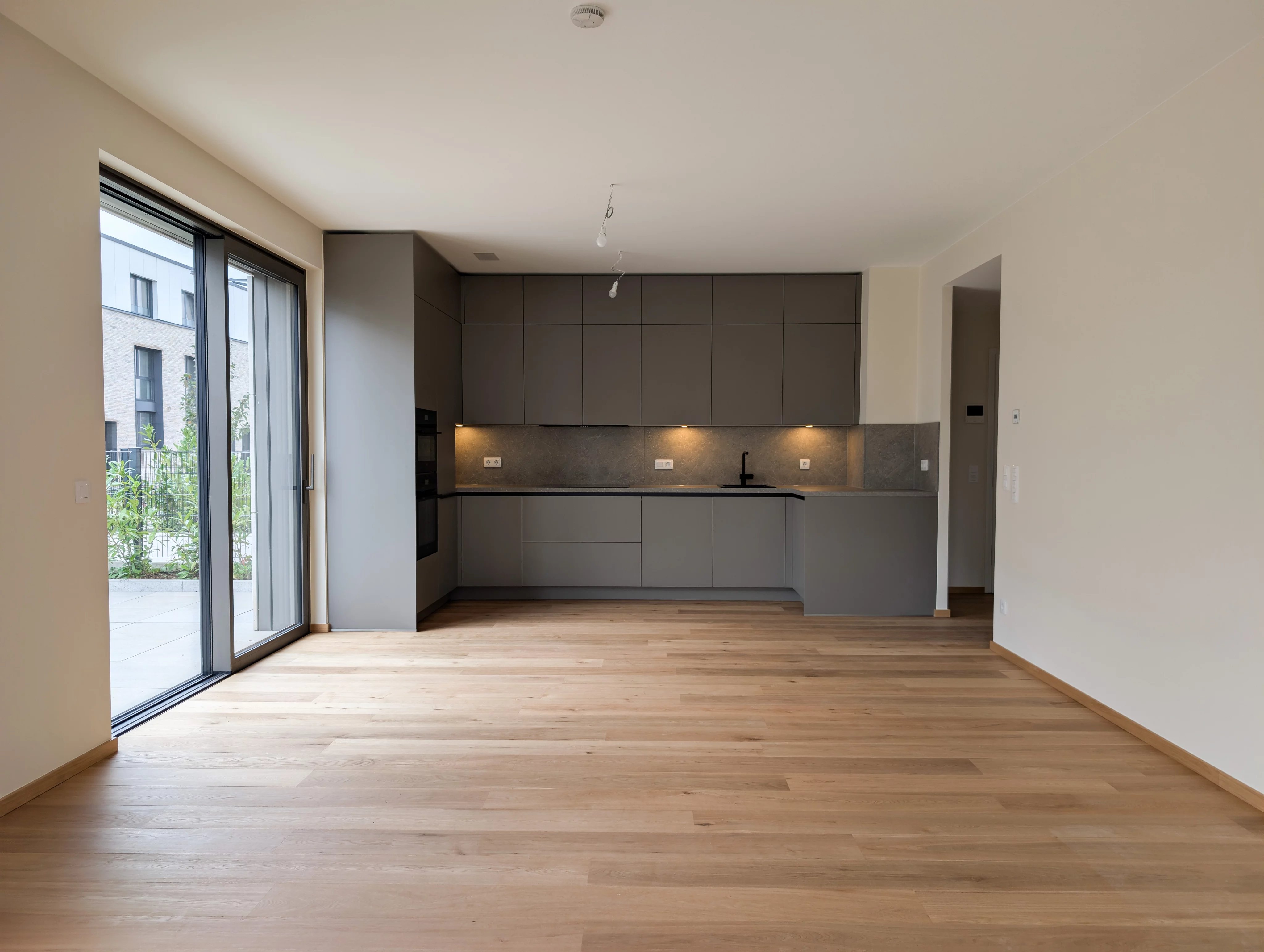 property-featured-image