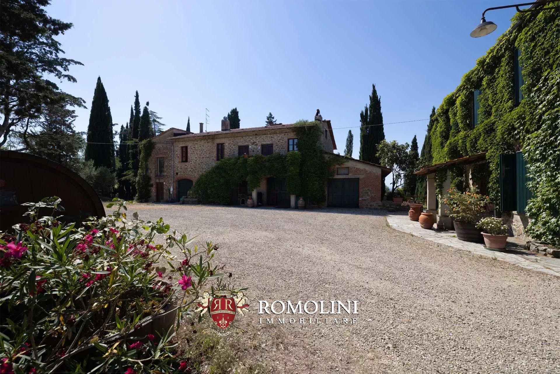 19 Bedroom Vineyard's Image 29