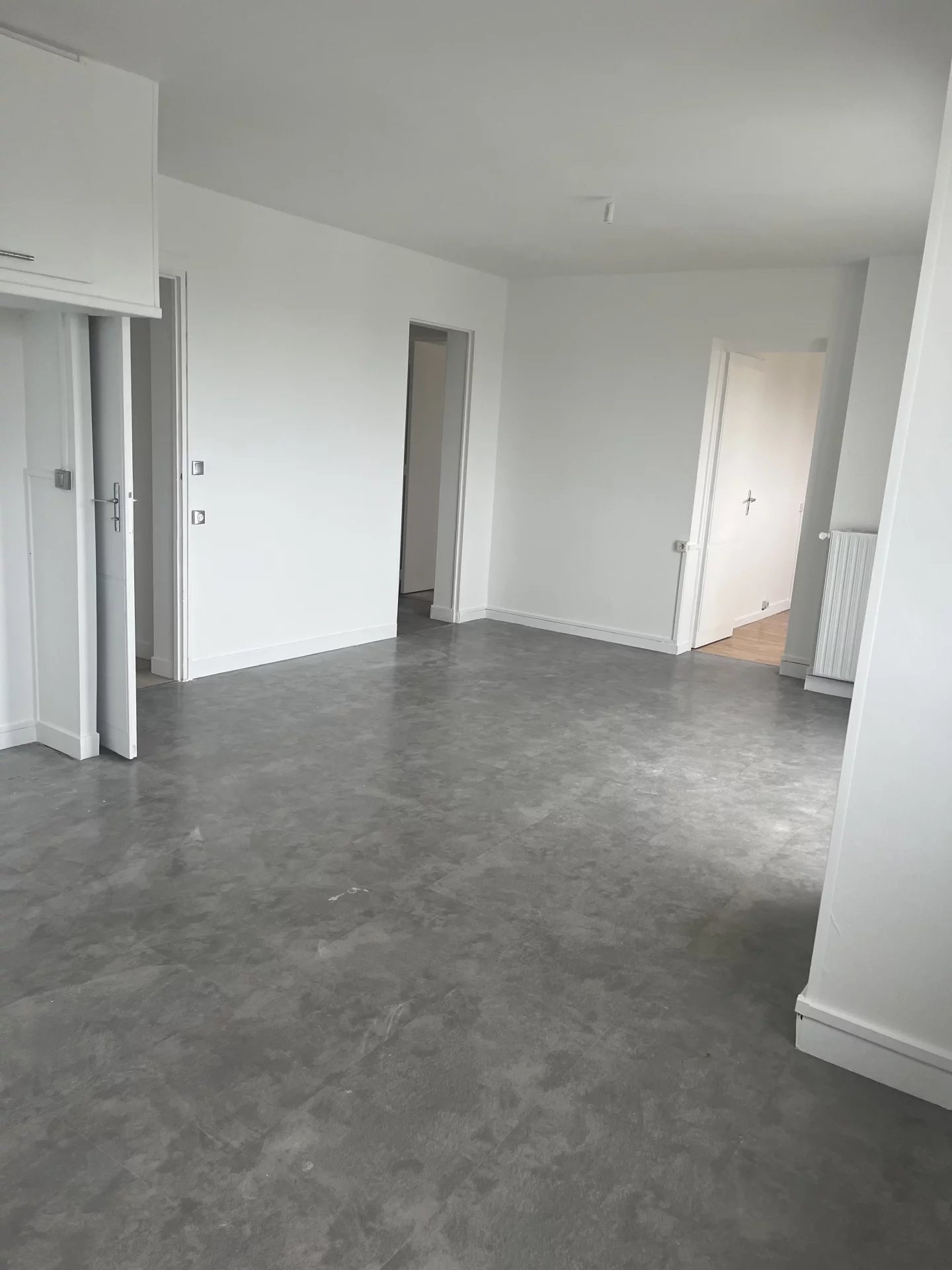 Appartement 5P Dans un quartier idéal à VIRY CHATILLON - 0023C91-L010