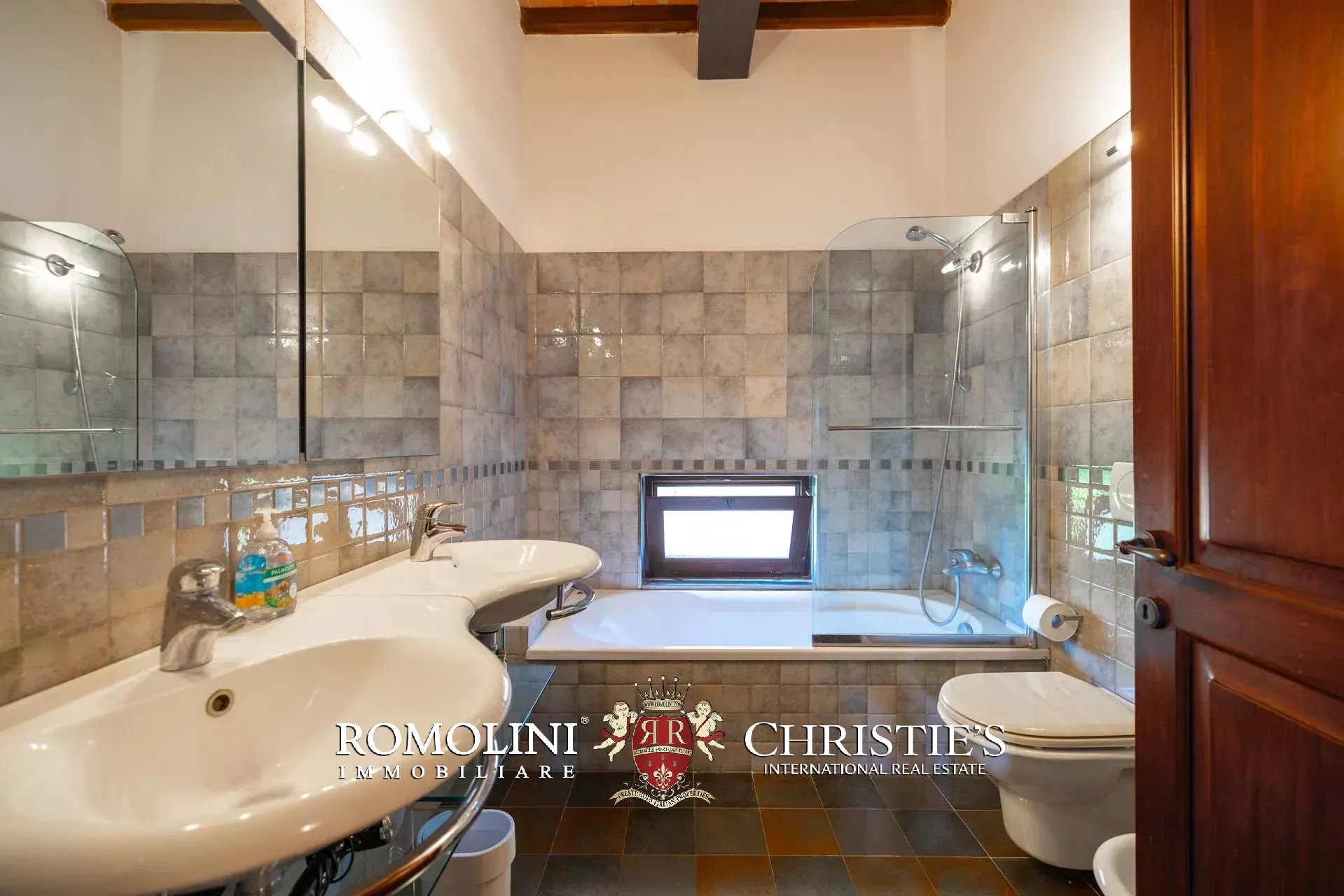 37 Bedroom Villa/Townhouse's Image 85