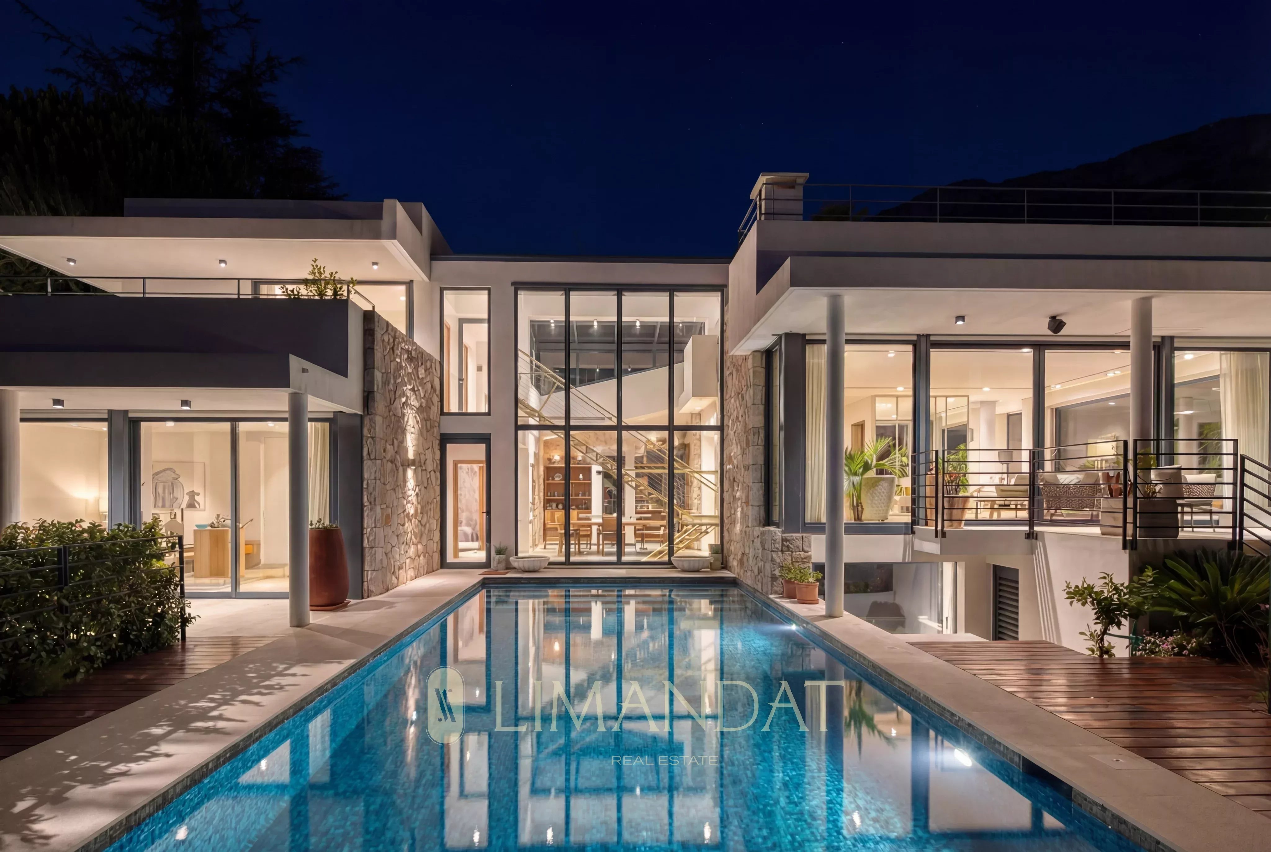 EZE - VILLA CONTEMPORAINE, À QUELQUES MINUTES DE MONACO