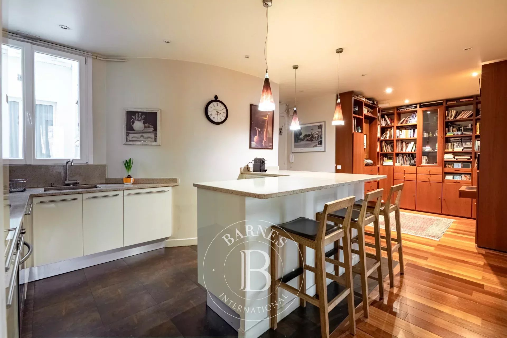 Daire Paris 4ème - picture 13