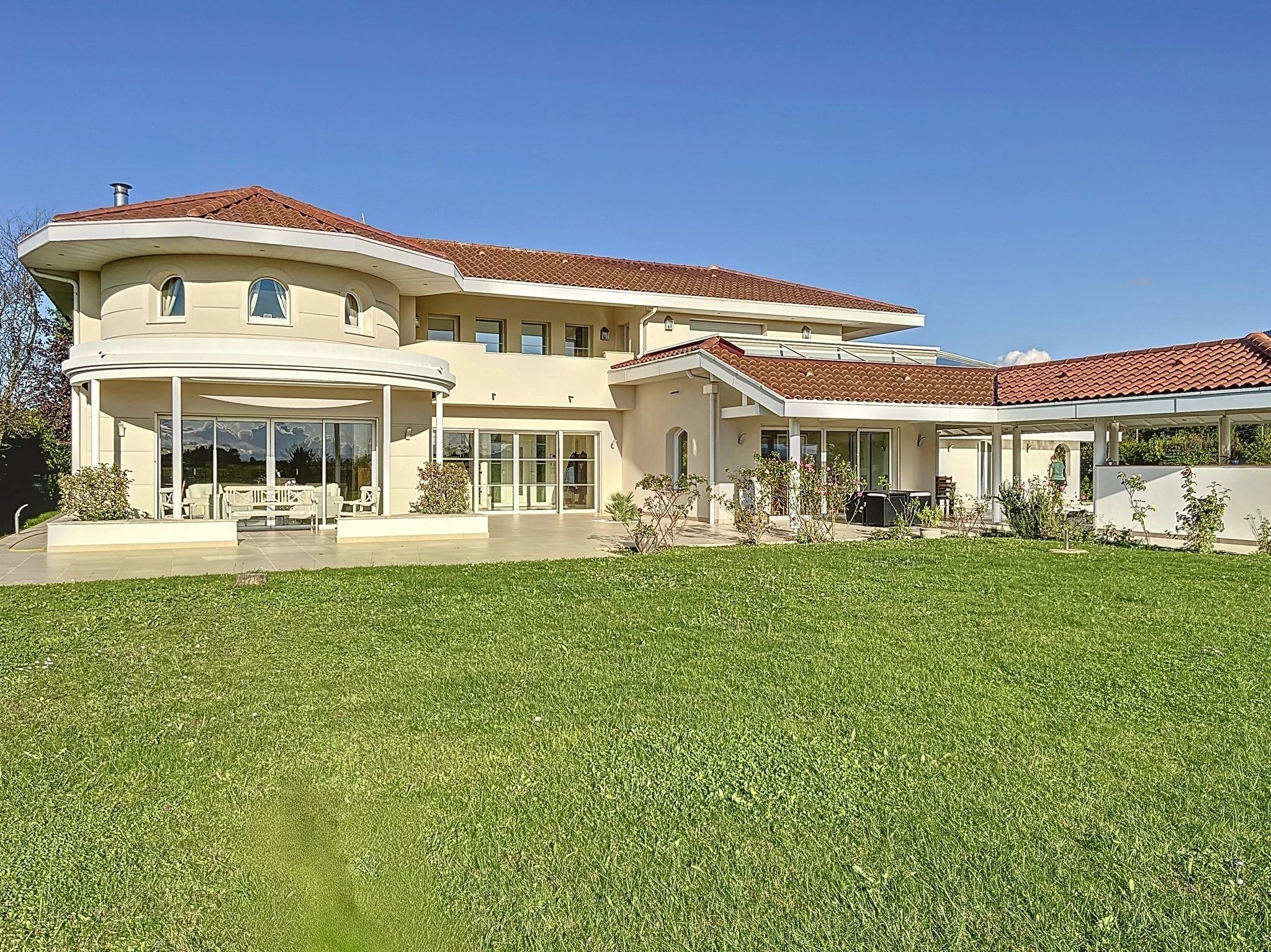 Wunderschöne Liegenschaft ohne Einblick mit Bergblick