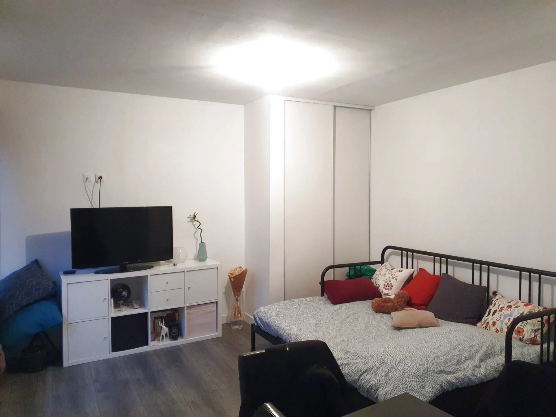 Bellerive proche commerces et au calme T1 en rez de chaussée