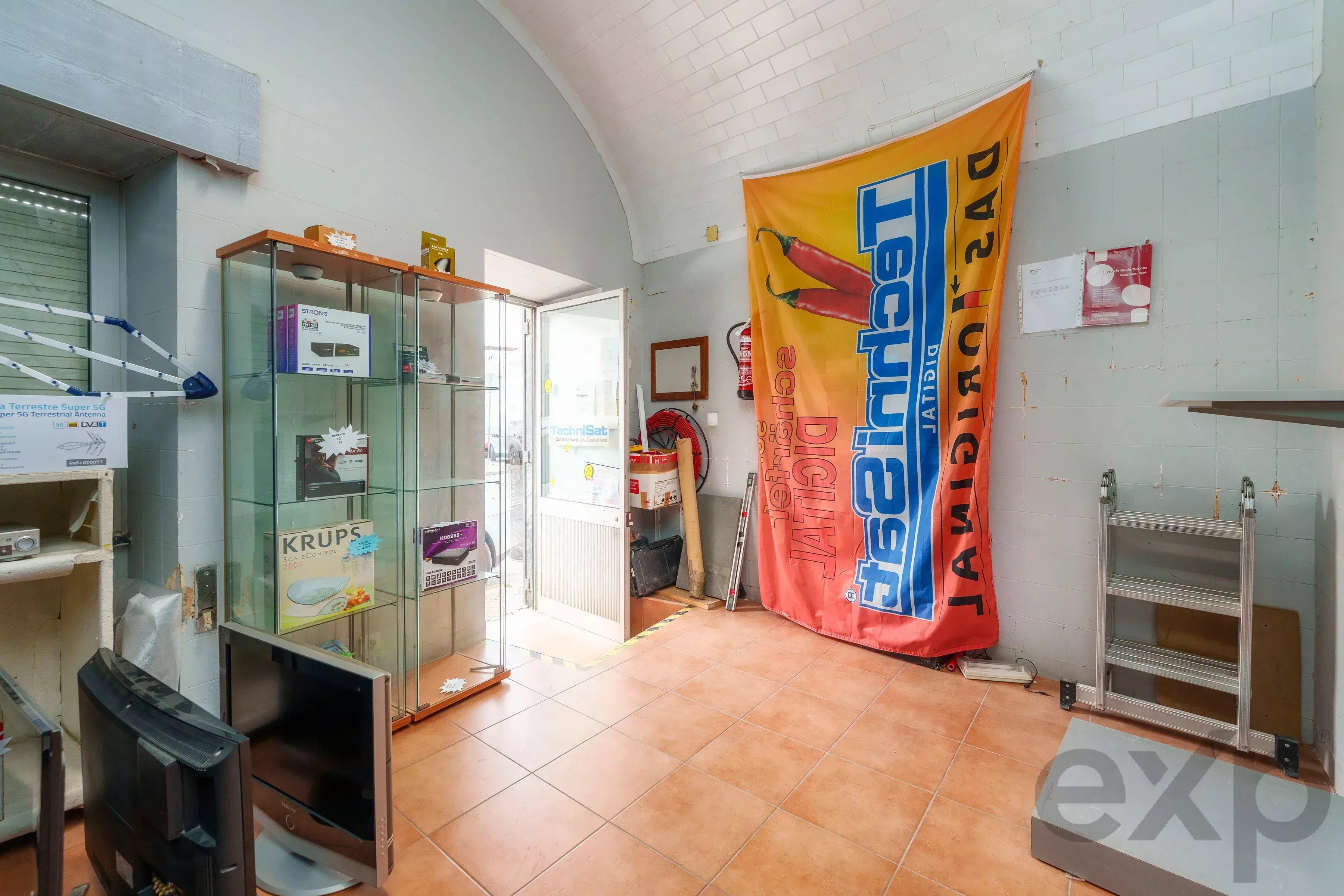 House in the centre of Olhão with approved plans. 87005464 image 10