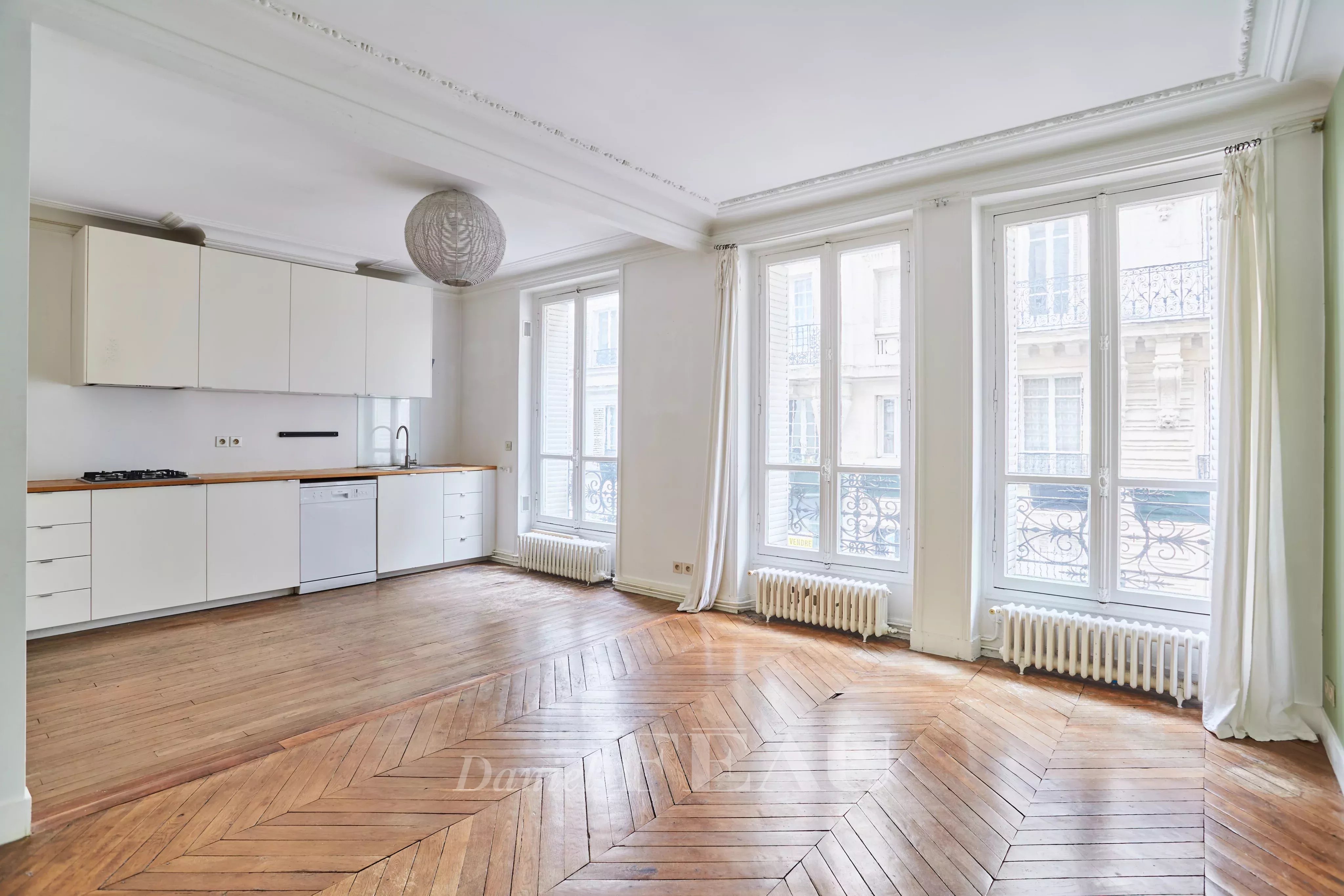 Double séjour avec cuisine ouverte équipée