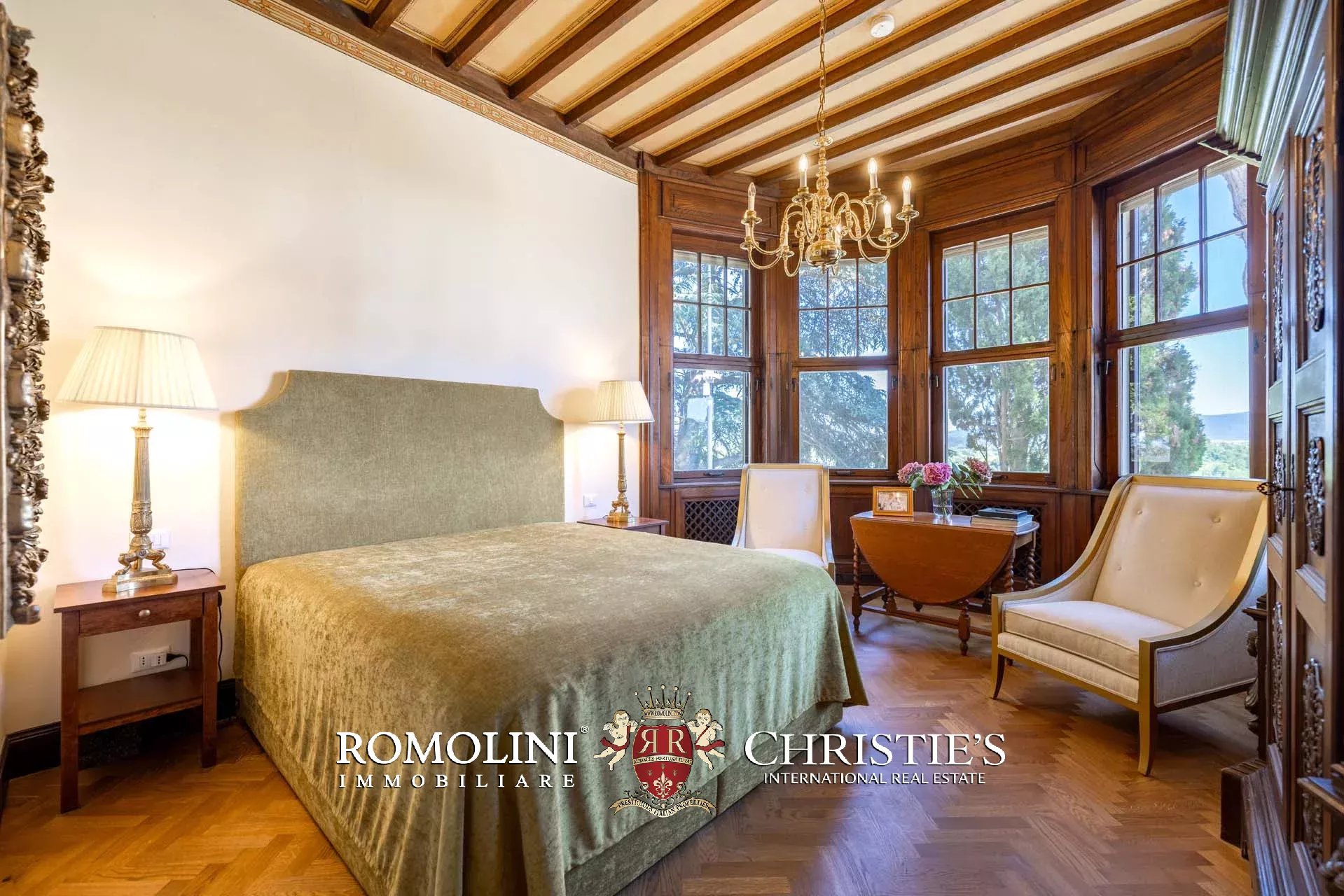 8 Bedroom Villa/Townhouse's Image 46