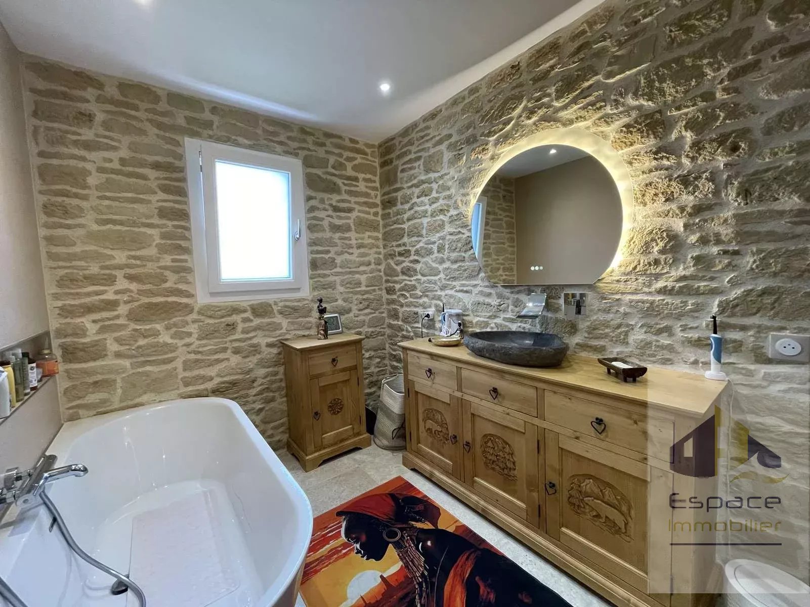 Maison de plain pied proche Ferrières