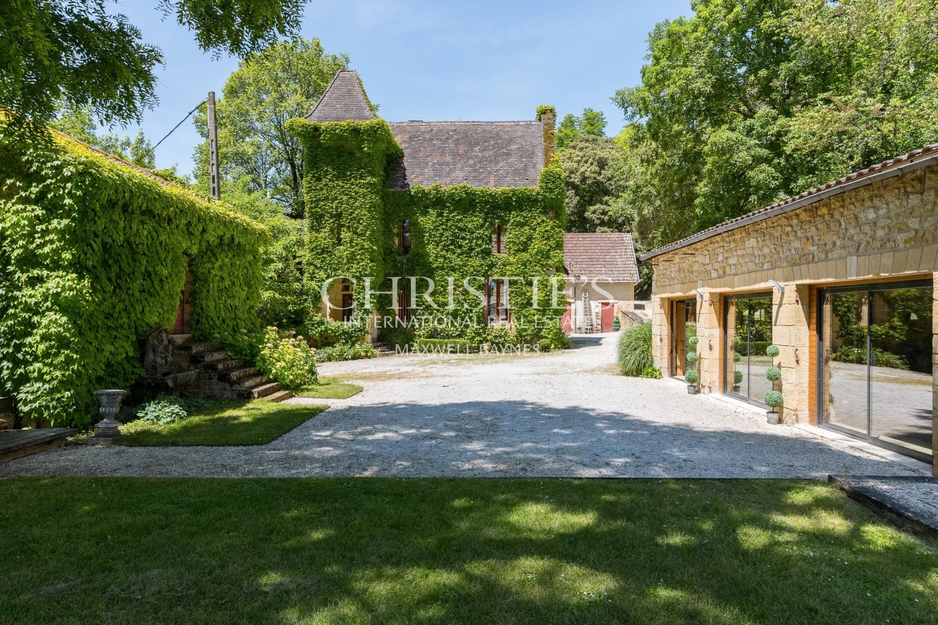 17 Bedroom Chateau's Image 51