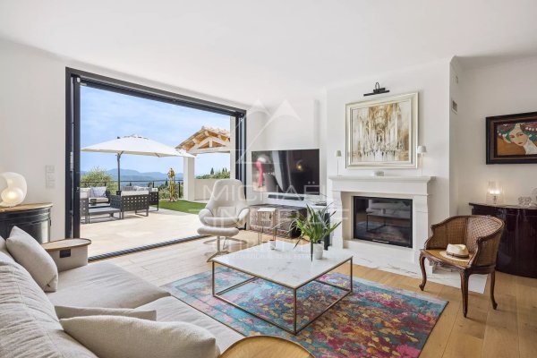 Superb Hilltop Villa with Panoramic Sea Views — photo 4