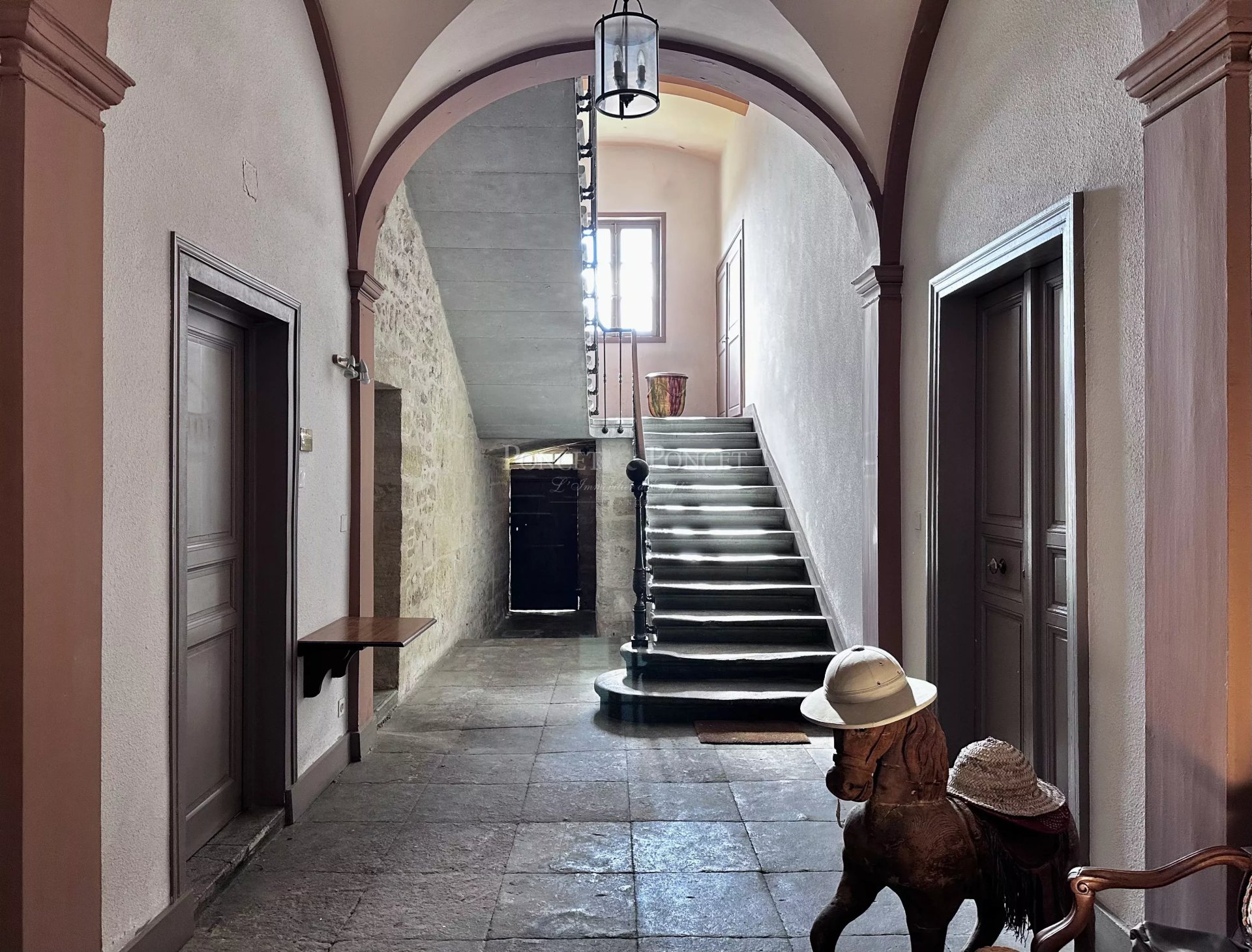 9 Bedroom Villa/Townhouse's Image 17