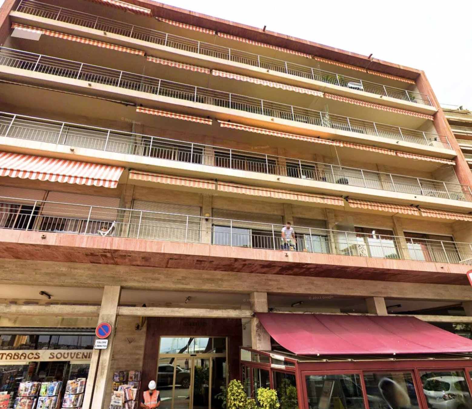 2 Caves Adjacentes Dans Les Résidences L’Albatros / Le Pétrel