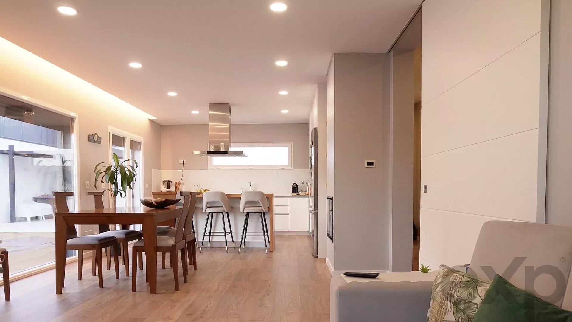 Excellent new 4-bedroom villa with pool 86417771 image 5