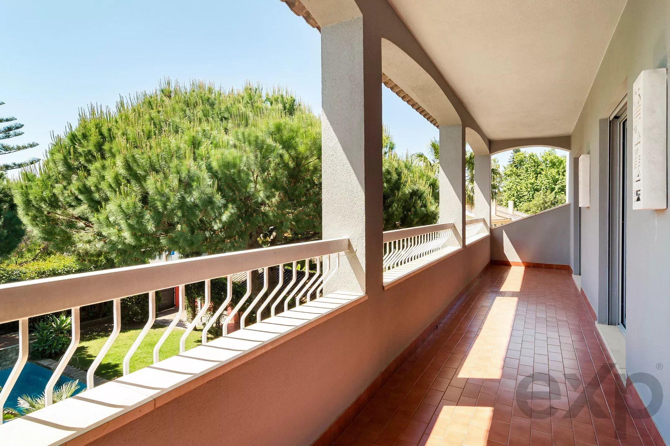 Cascais, Quinta da Bicuda - T4+2 House, Elegant with Pool, Garden, and Spacious Terraces 2750-704 image 22