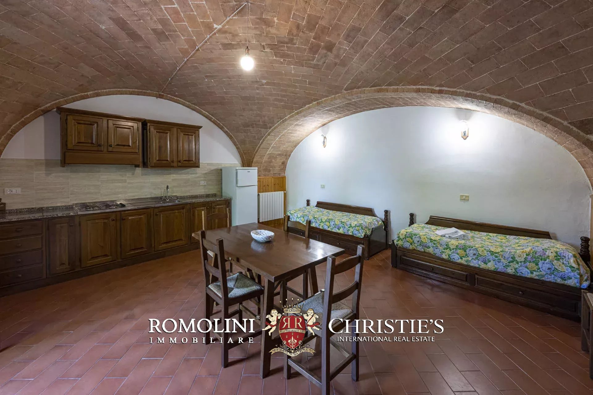 34 Bedroom Vineyard's Image 63