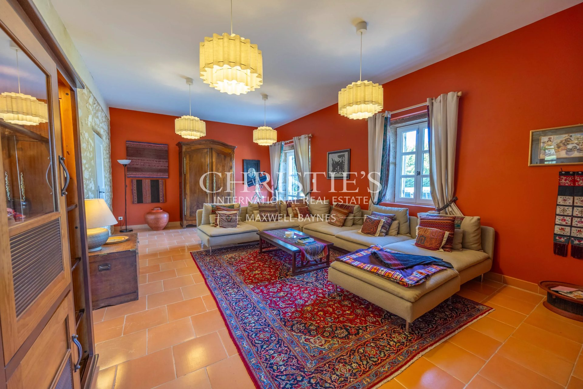 9 Bedroom Villa/Townhouse's Image 10