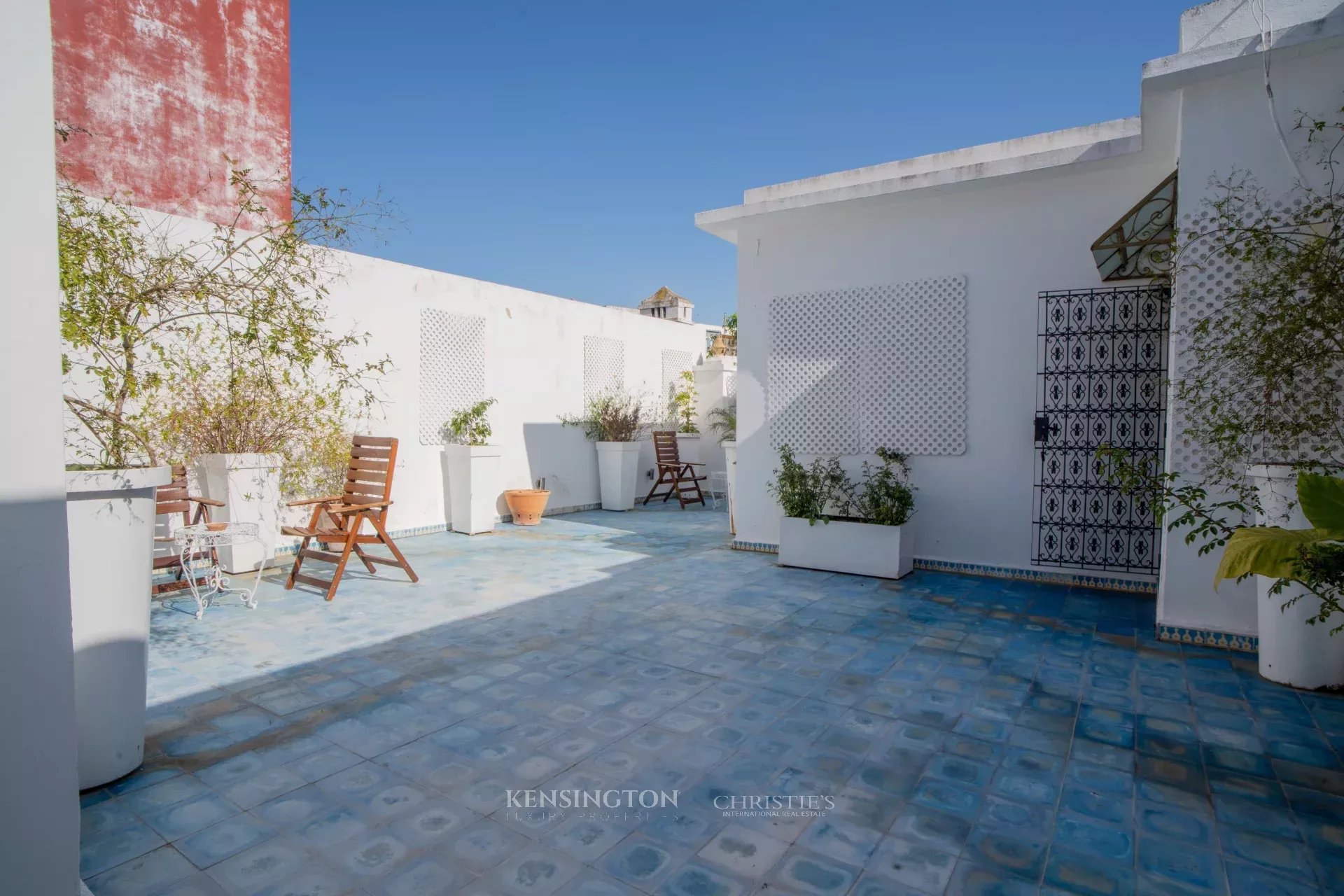 6 Bedroom Villa/Townhouse's Image 21