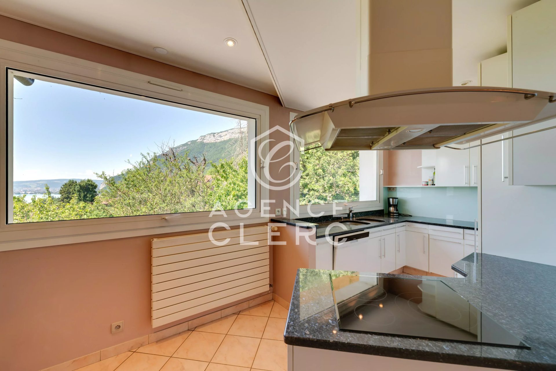 4 Bedroom Villa/Townhouse's Image 16