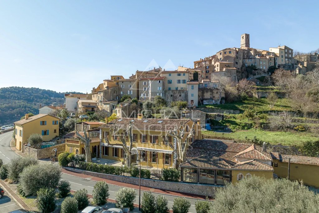 Villa for sale in Le Bar sur Loup — Large authentic Provencal Mas