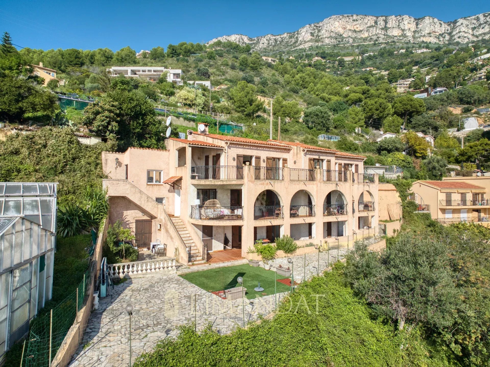 Èze – Prestige Villa with Sea View & Exceptional Potential – Just 6 km from Monaco