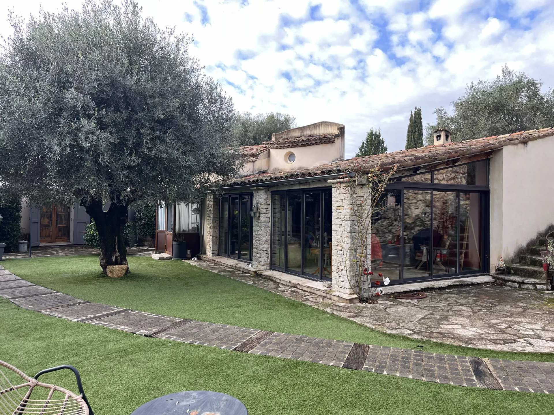 Agence immobilière de 
