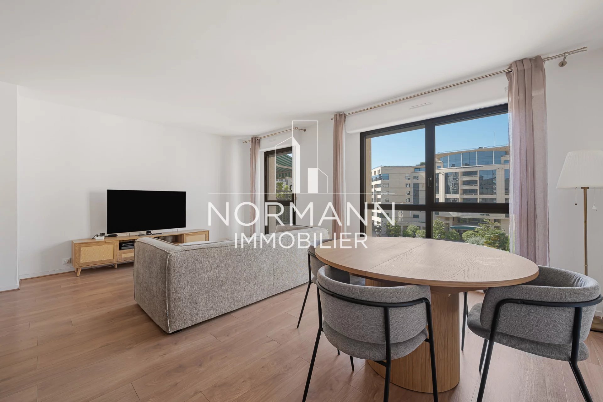 Sale Apartment Levallois-Perret Front de Seine