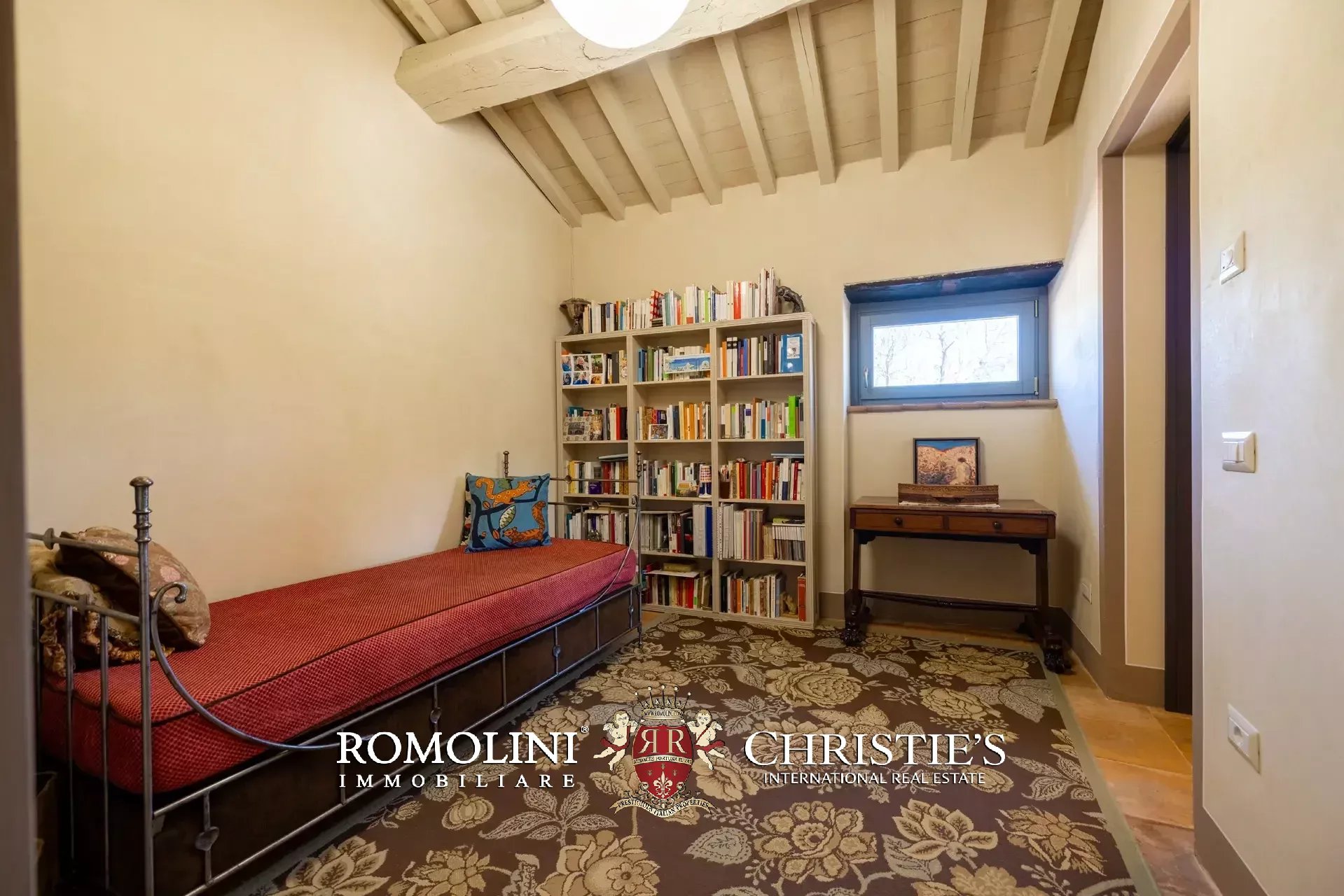6 Bedroom Villa/Townhouse's Image 108