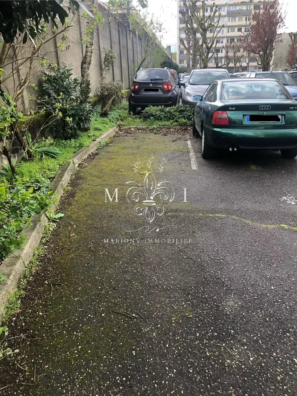 PARKING - EMPLACEMENT PRIVATIF EXTÉRIEUR - RÉSIDENCE SÉCURISÉE