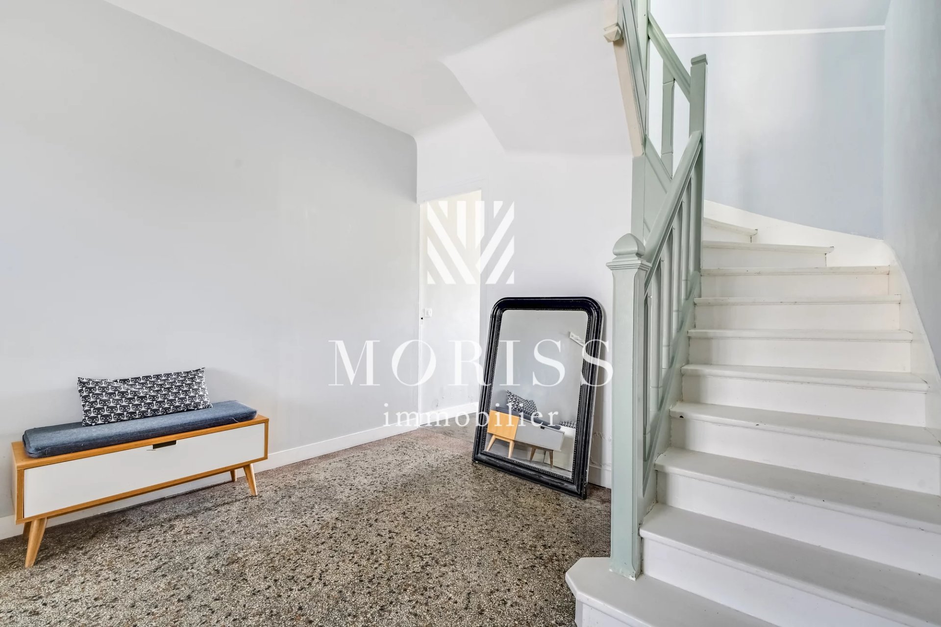 MAISON FAMILIALE 7 PIECES 160 M2 AVEC JARDIN DE 130 M² – SECTEUR - Image Array
