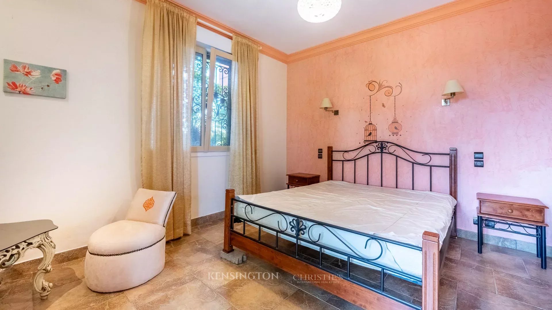 6 Bedroom Villa/Townhouse's Image 4