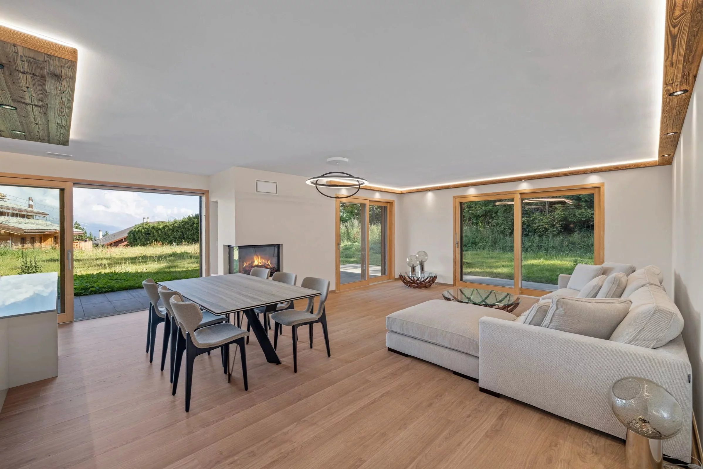 Luxus-Gartengeschoss am Rande des Golfplatzes in Crans-Montana