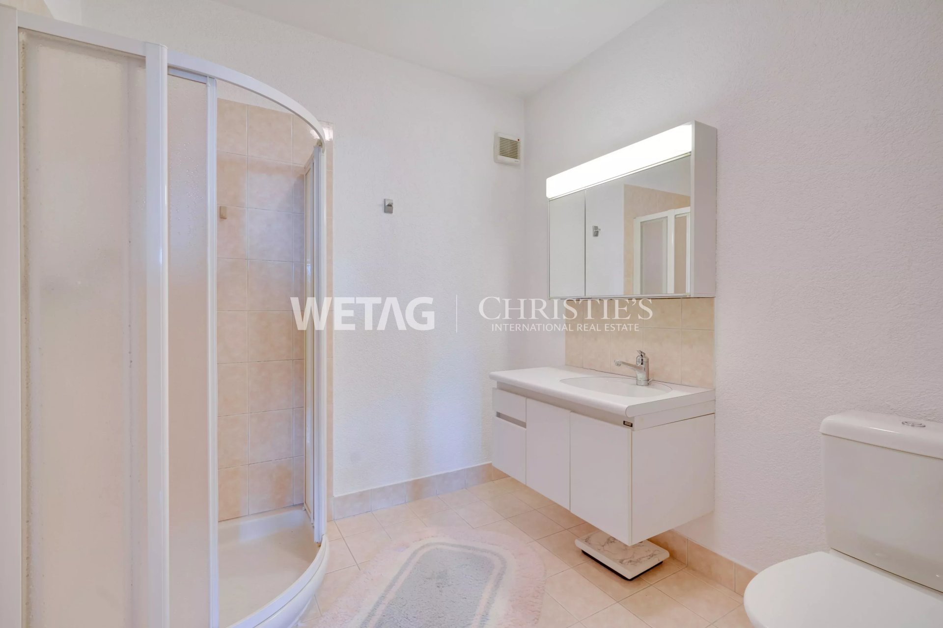 5 Bedroom Villa/Townhouse's Image 7