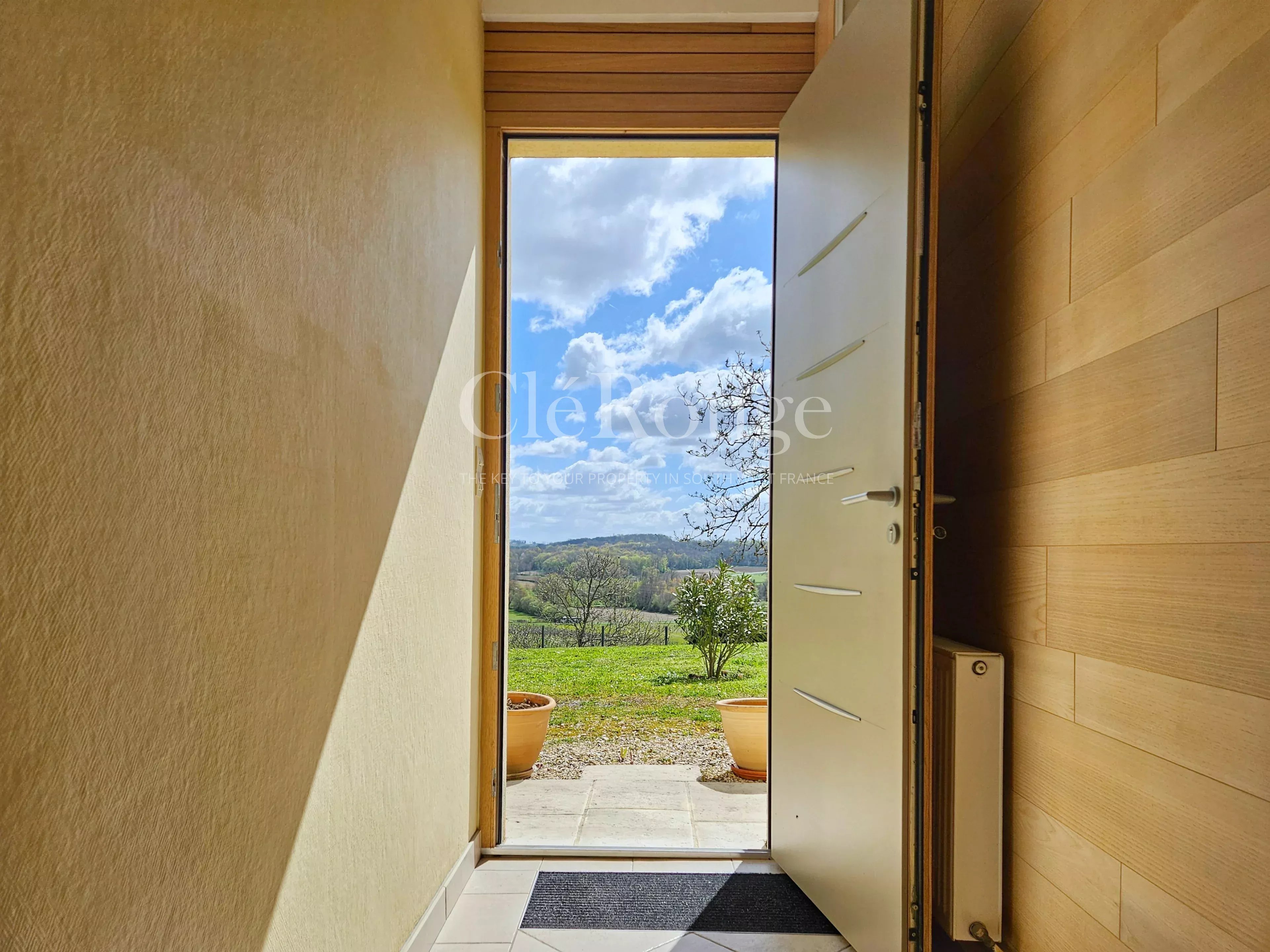 Charmante woning met prachtig uitzicht op 5 minuten van Gensac